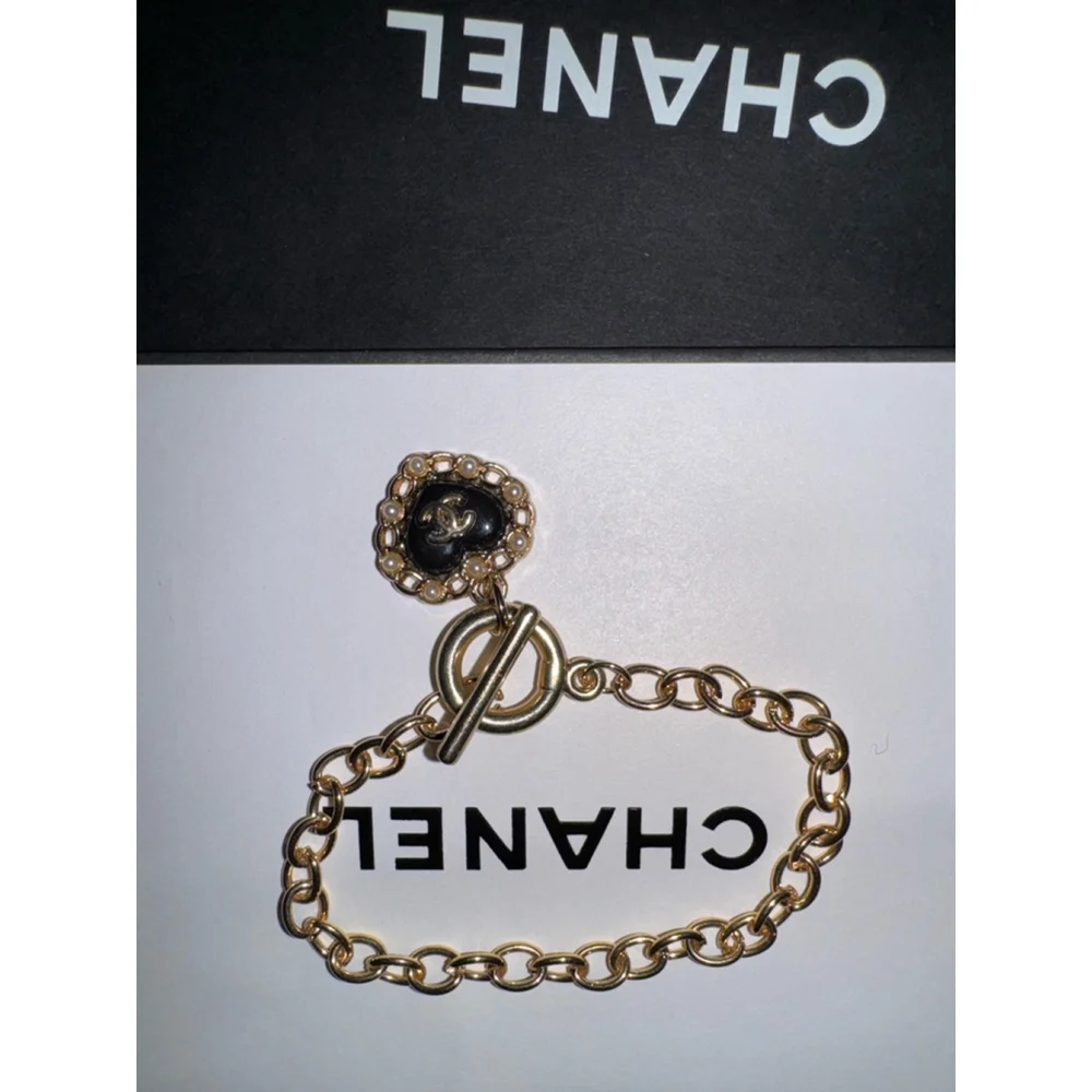 Handmade Gold Chain Bracelet Black Heart Charm Pearl Detail Designer Inspired - Picture 4 of 8
